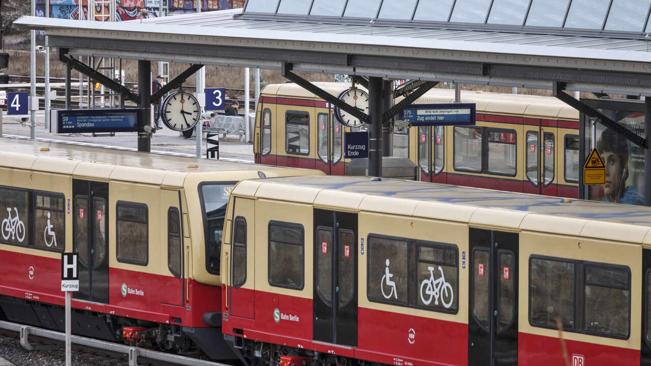 S-Bahn-Vergabe Berlin: Kartellamt prüft Firmengründung DB/Siemens/Stadler -  Eurailpress